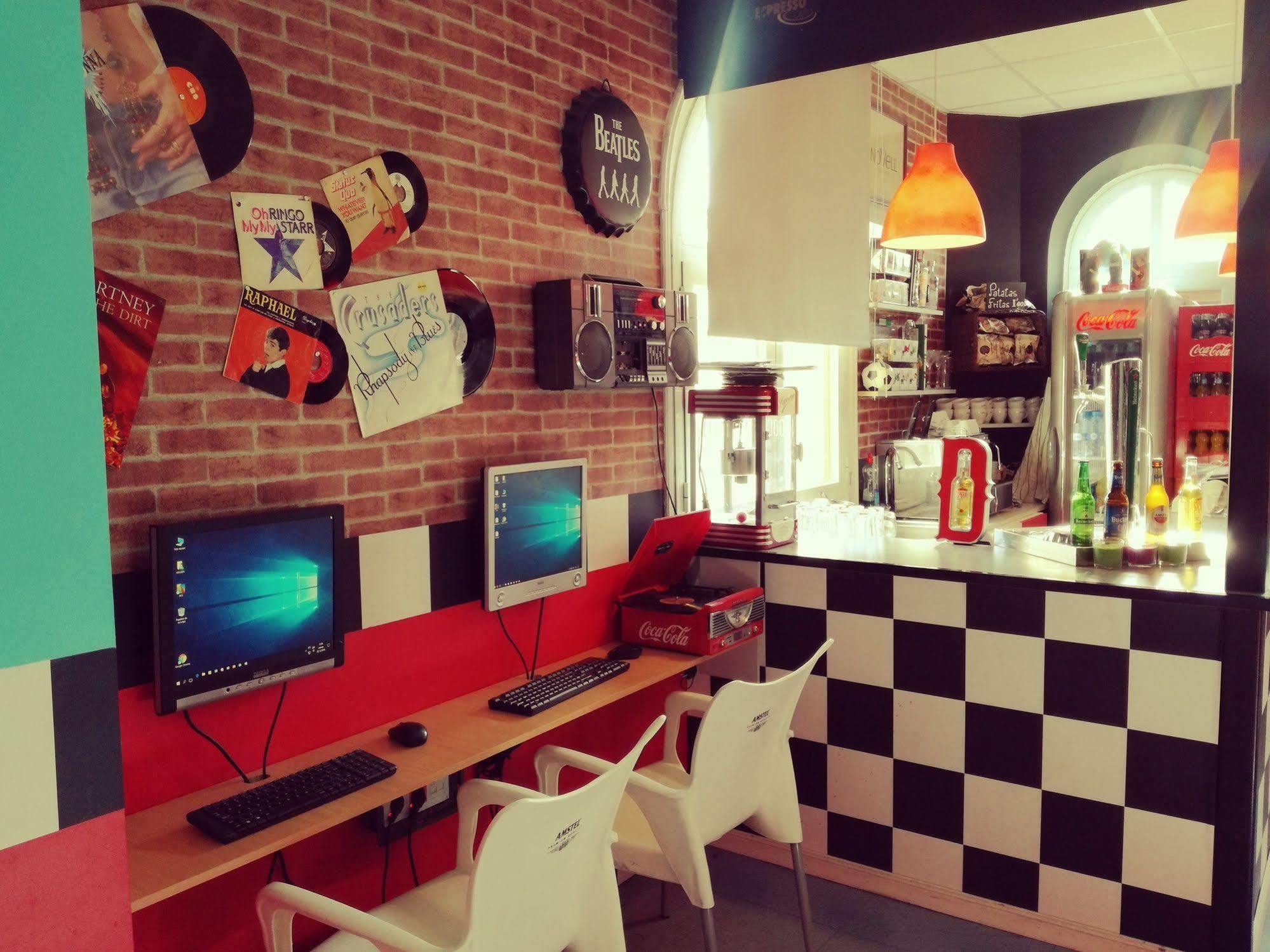 Open Hostal *